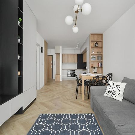 Michalczyka Stylish Apartment With Parking In The City Center Of Wroclaw By Noclegi Renters Bagian luar foto