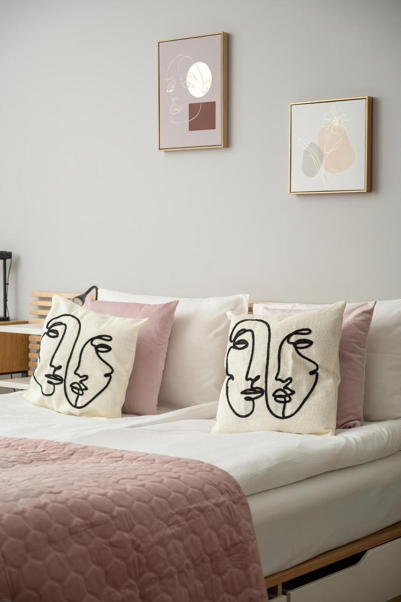 Michalczyka Stylish Apartment With Parking In The City Center Of Wroclaw By Noclegi Renters Bagian luar foto